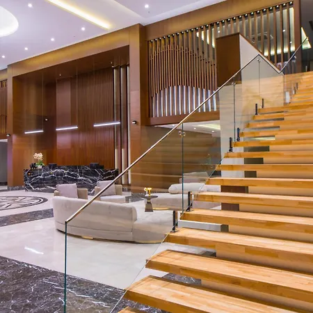Crowne Plaza By Ihg Отель