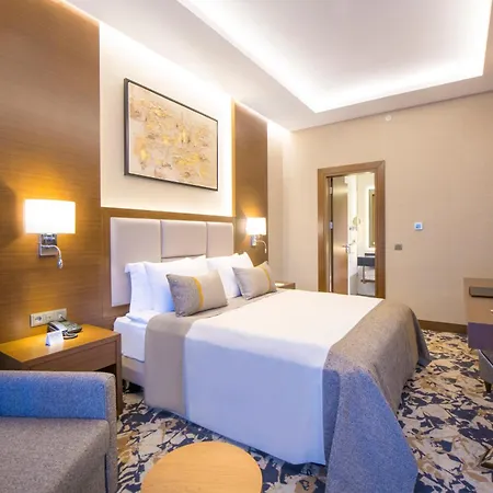 Отель Crowne Plaza By Ihg *