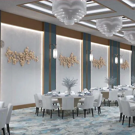 מלון Crowne Plaza By Ihg