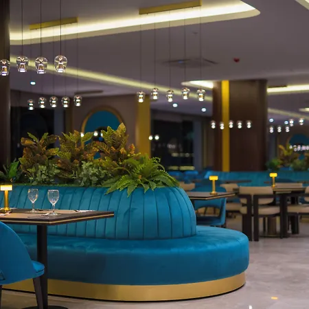 Crowne Plaza By Ihg 4*
