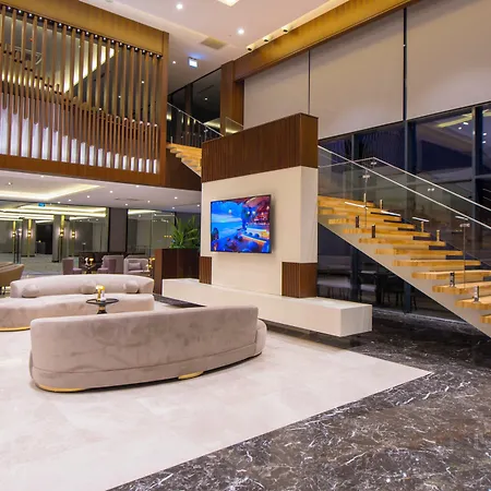 Crowne Plaza By Ihg 4*