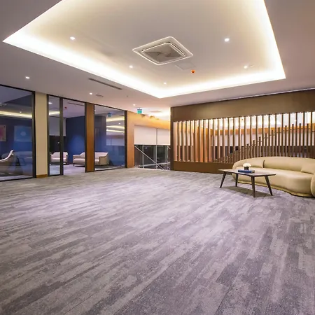 Crowne Plaza By Ihg ילובה