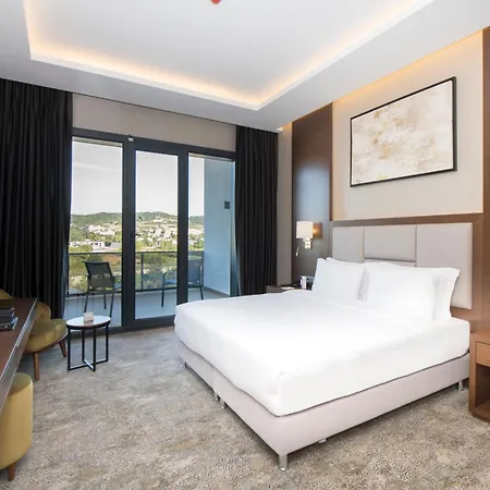Crowne Plaza By Ihg 4*