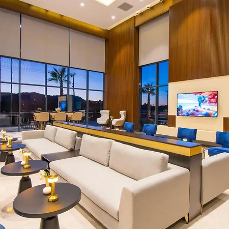 Crowne Plaza By Ihg Hotell 4*