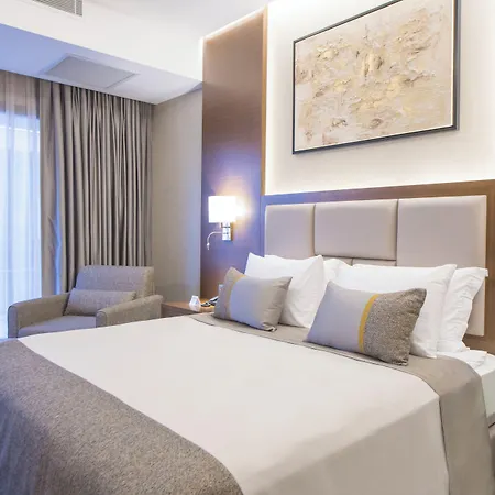 מלון Crowne Plaza By Ihg 4*