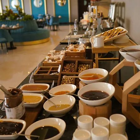 מלון Crowne Plaza By Ihg