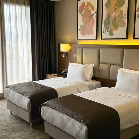 Crowne Plaza By Ihg 4*