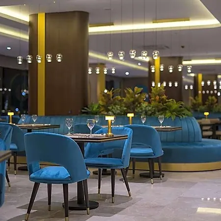 Hotel Crowne Plaza By Ihg 4*