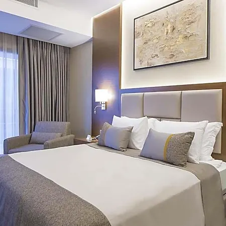 Crowne Plaza By Ihg Hotel