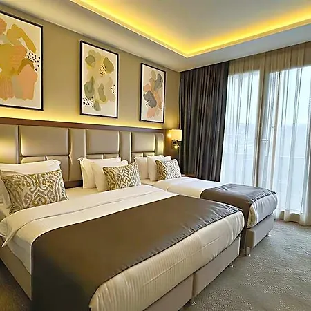 Crowne Plaza By Ihg Hotel 4*