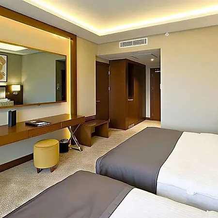Crowne Plaza By Ihg 4*