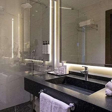 Crowne Plaza By Ihg