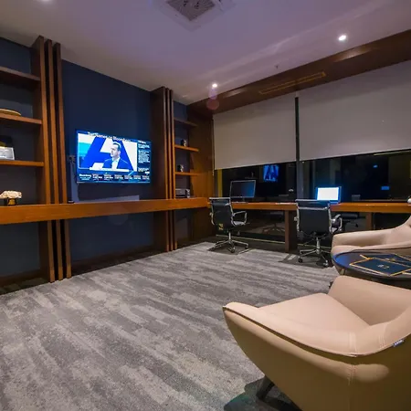 Crowne Plaza By Ihg 4* ילובה