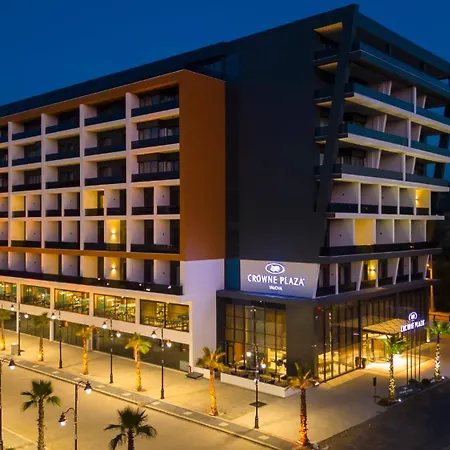 מלון Crowne Plaza By Ihg ילובה