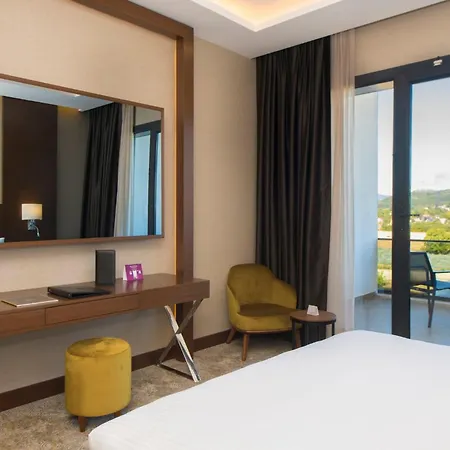 Crowne Plaza By Ihg 4*