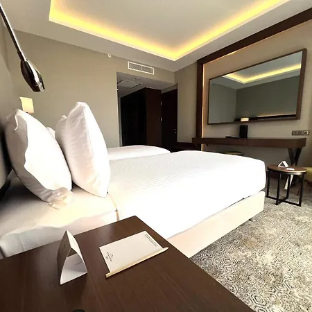 Crowne Plaza By Ihg 酒店 亚洛瓦
