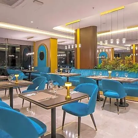 Crowne Plaza By Ihg