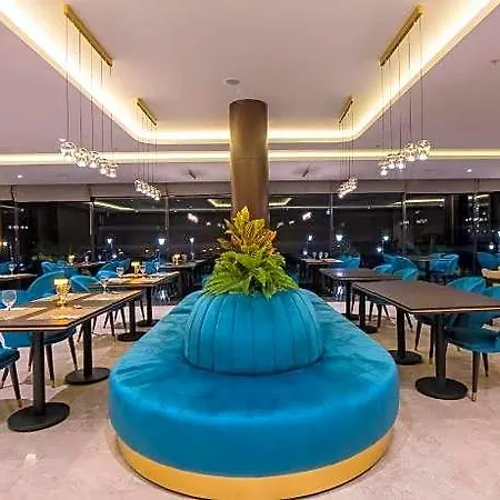 Crowne Plaza By Ihg 4*